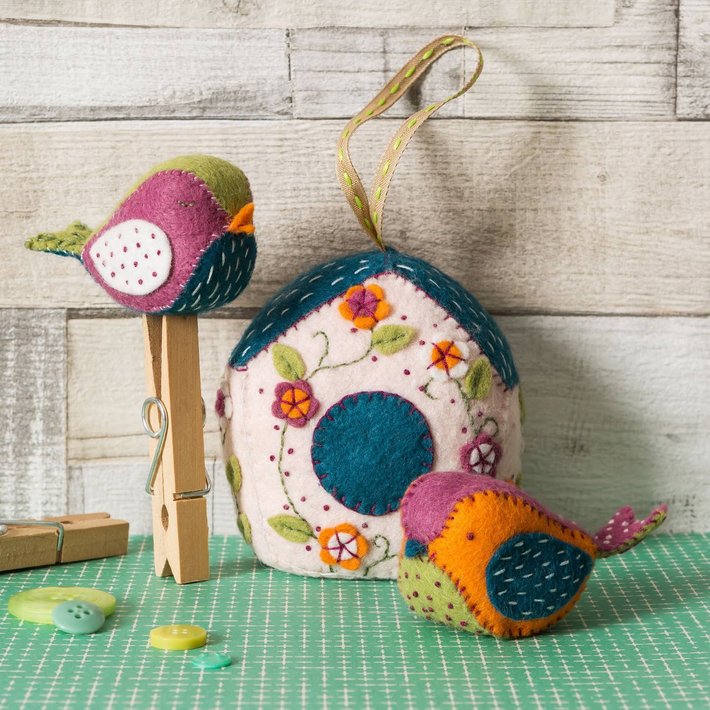 Corinne Lapierre - Birdhouse and Two Birds Felt Craft Kit