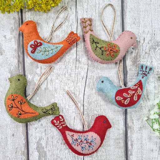 Corinne Lapierre - Folk Birdhouse Felt Craft Mini Kit