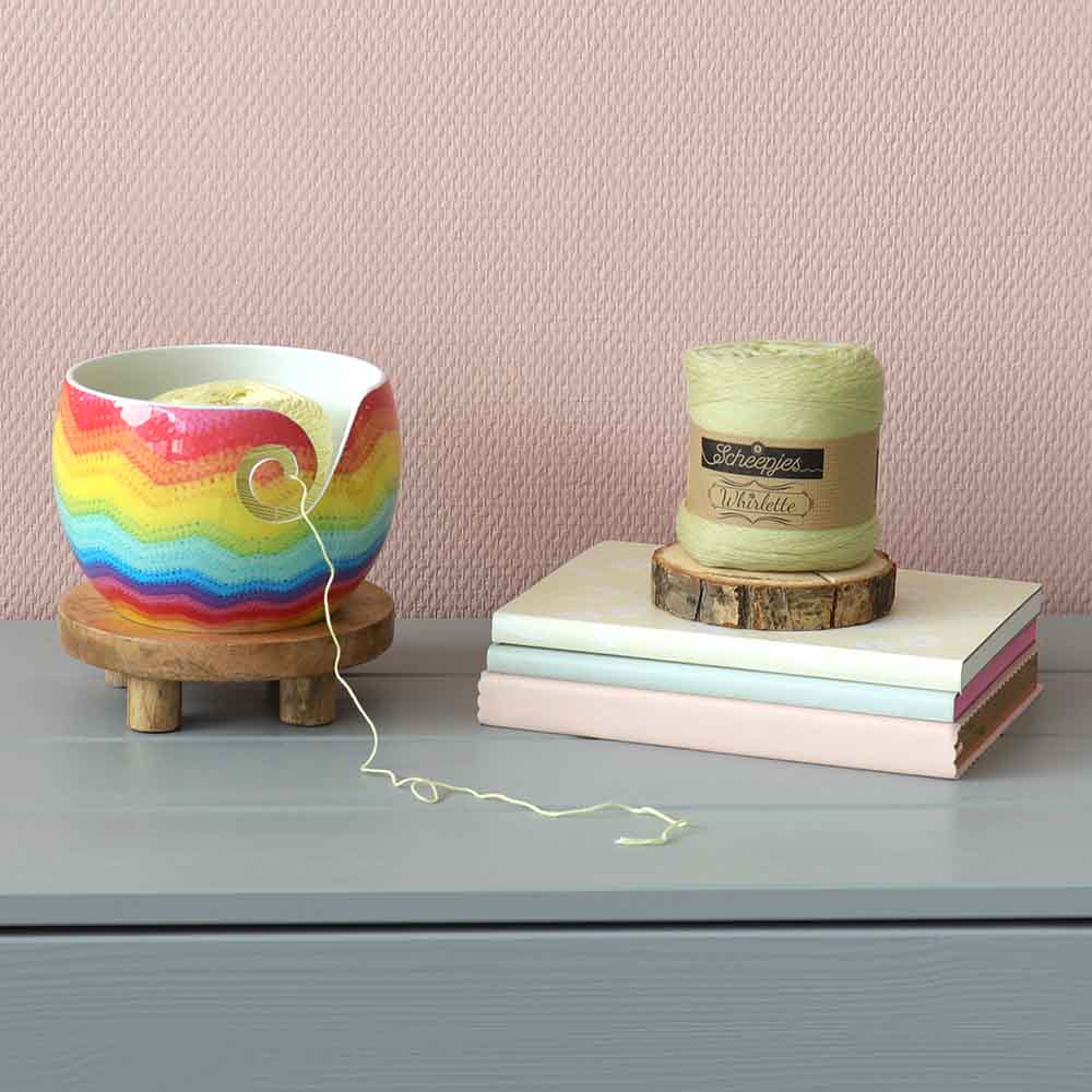 Scheepjes Yarn bowl aluminium rainbow